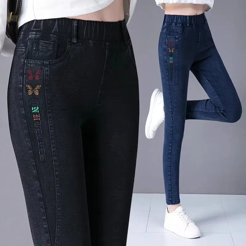 Embroidered Oversize Stretch Jeans