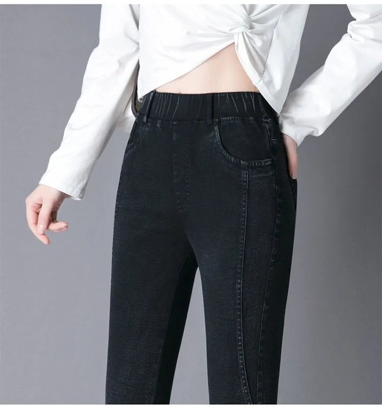 Embroidered Oversize Stretch Jeans