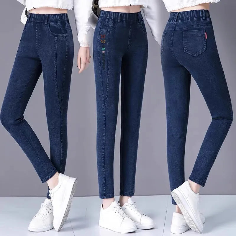 Embroidered Oversize Stretch Jeans