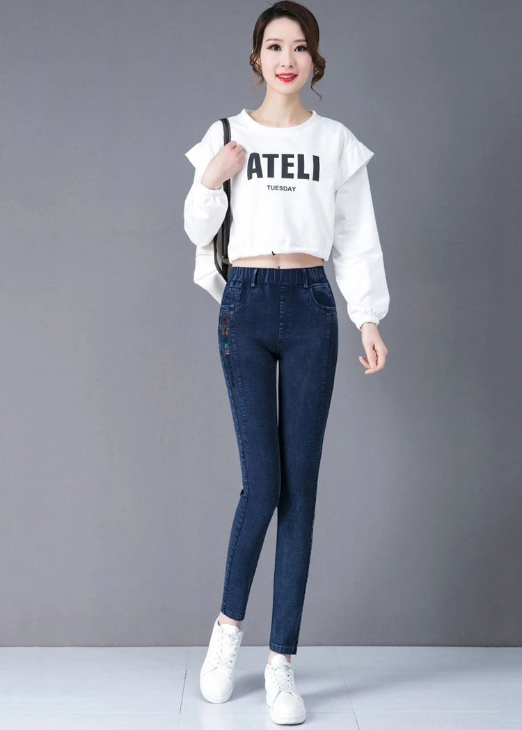 Embroidered Oversize Stretch Jeans