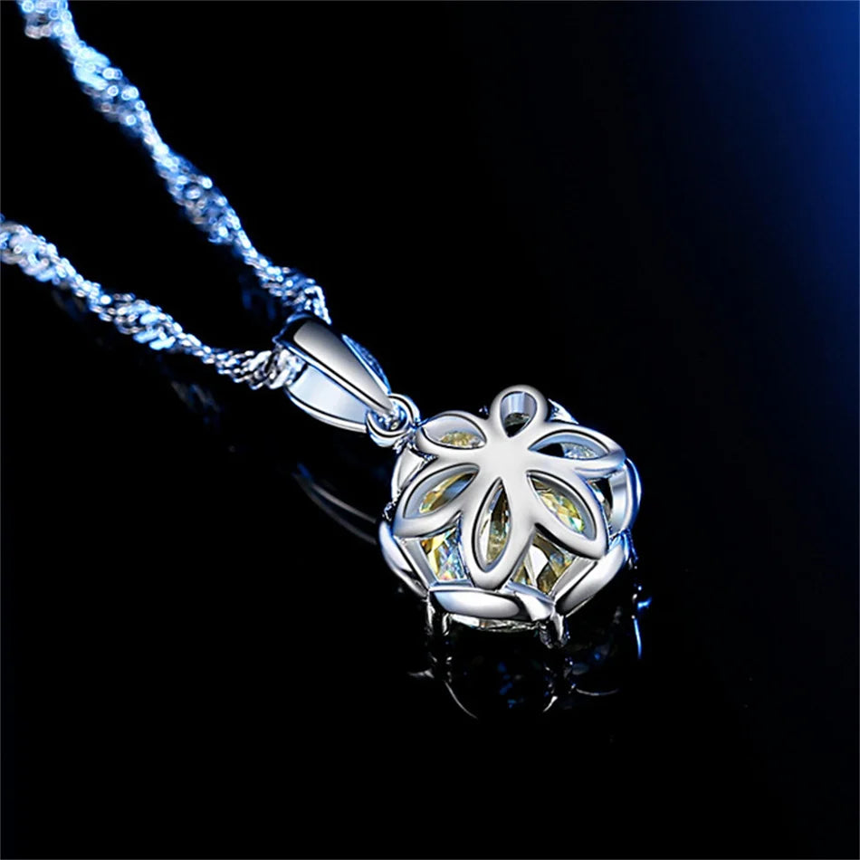 Tbestone 2ct Moissanite Diamond Flower Pendant Necklace 100% 925 Sterling Silver Fashion Chopin Chain Women Brand Fine Jewelry